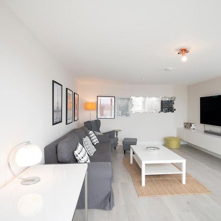 ميدينهيد Spacious Apartment With Parking Space, Close To Heathrow, Elizabeth Line And Windsor المظهر الخارجي الصورة
